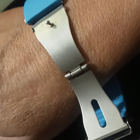 Neff watch silicone band blue adjustable. New battery excellent condition - Picture 4 of 8